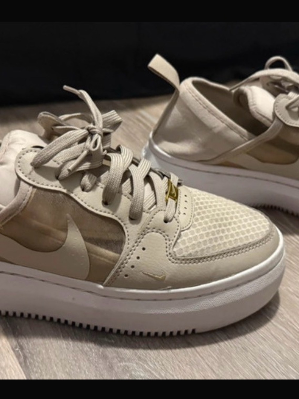 Nike Women’s Beige Low-Top Sneakers